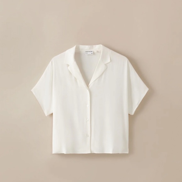 The Camp Collar Blouse in White - Picture 2 of 4
